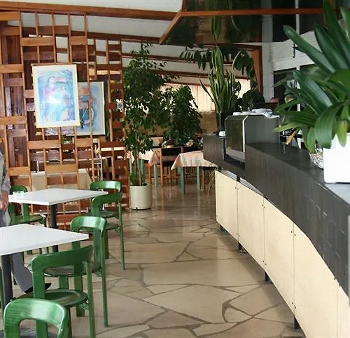 Hotel Les Cabanettes Arles