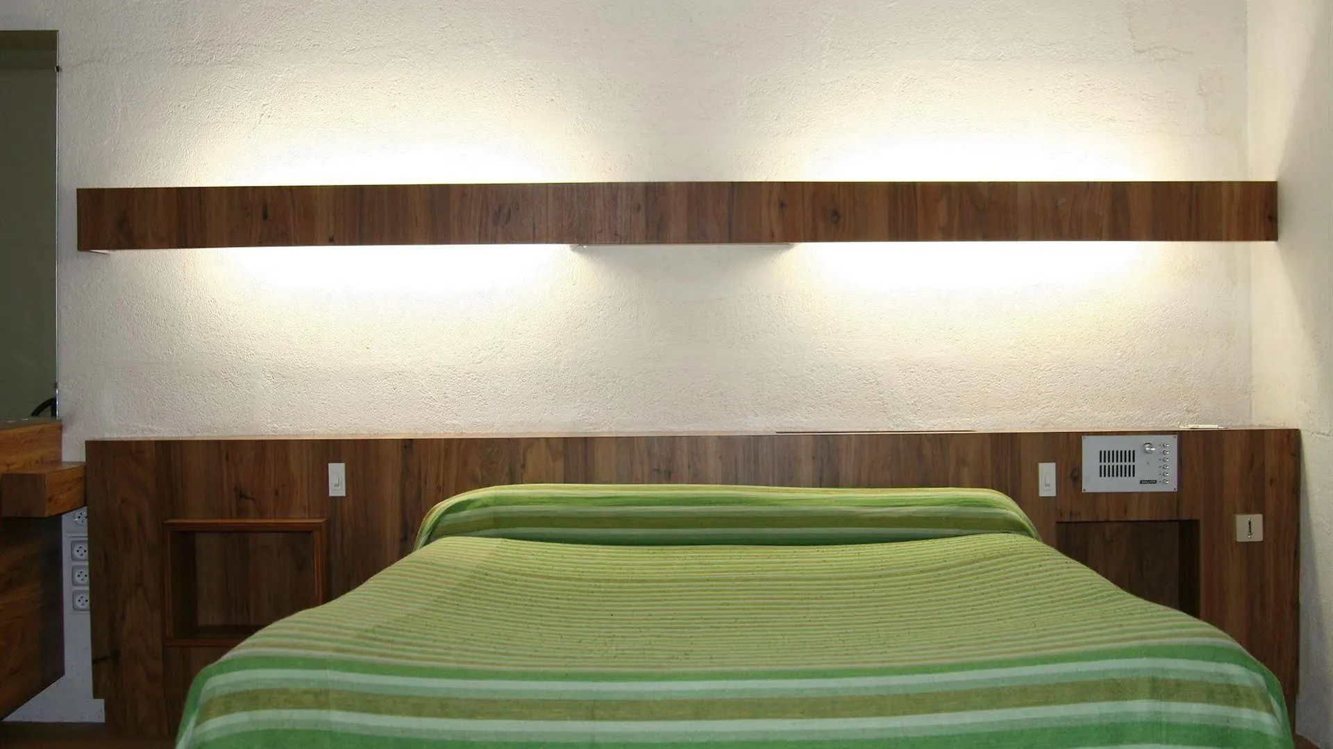 Les Cabanettes Hotel Arles