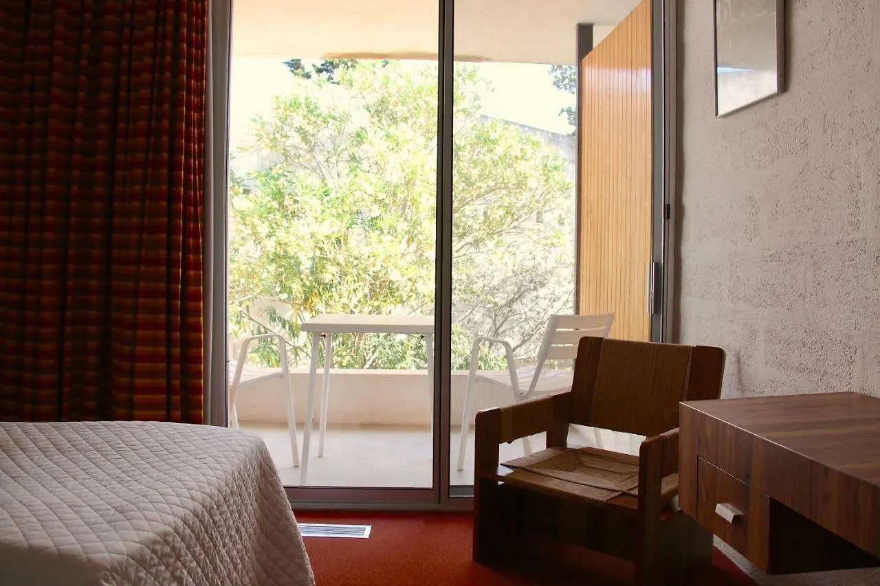 Les Cabanettes Hotel Arles