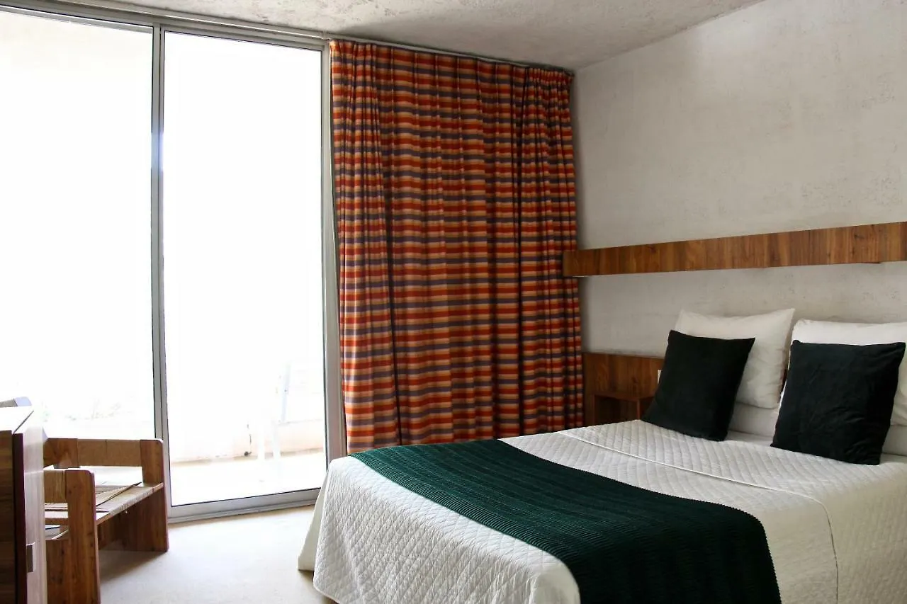 Les Cabanettes Hotel Arles France