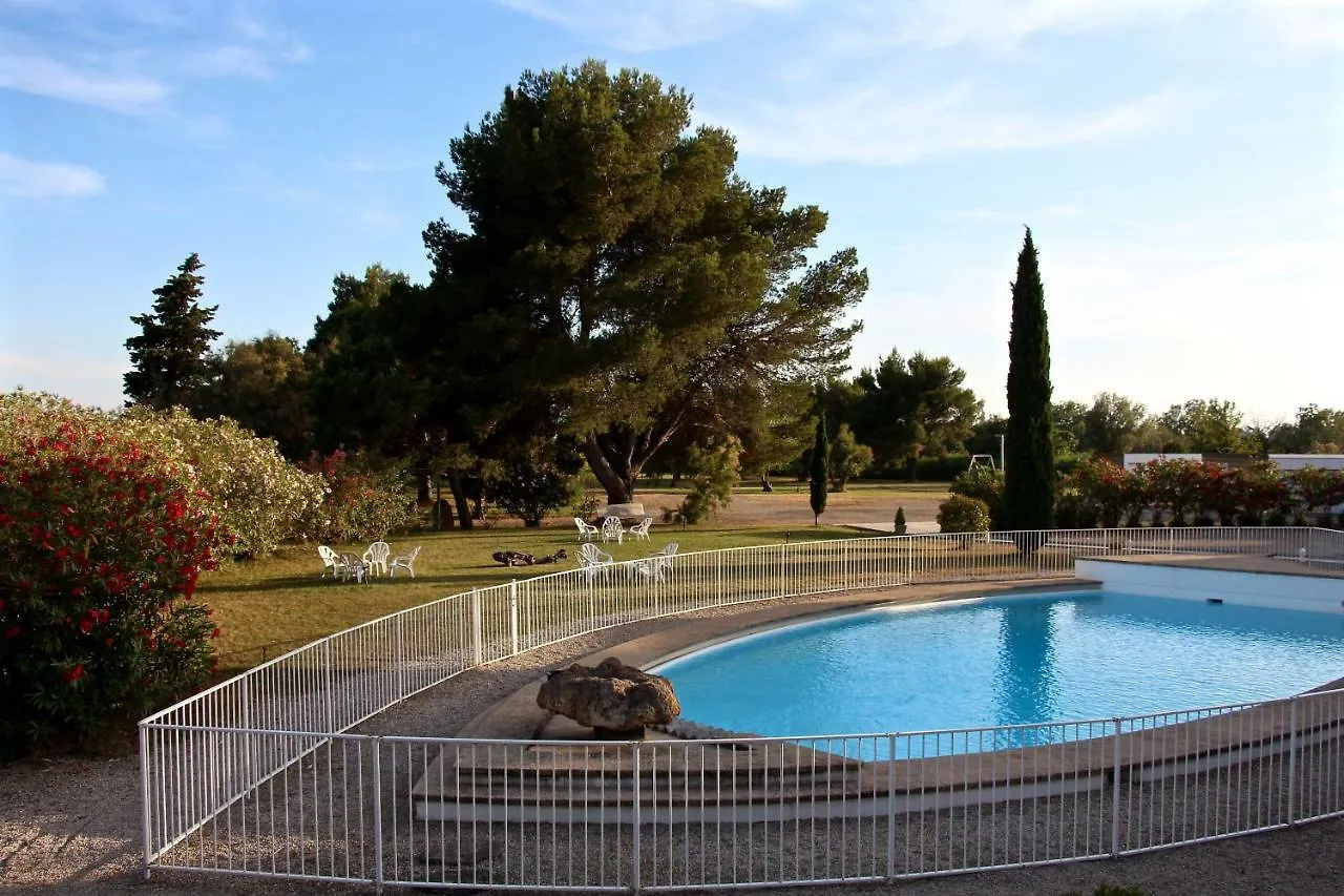 Les Cabanettes Hotel Arles