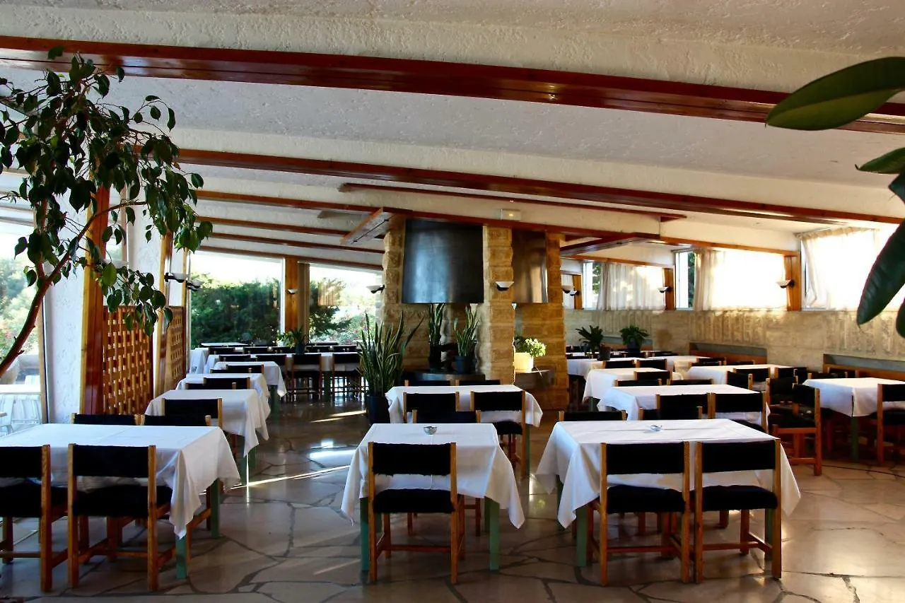 Les Cabanettes Hotel Arles
