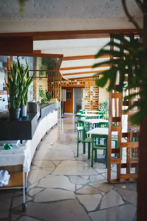 Les Cabanettes Hotel Arles France